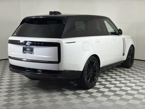New 2026 Land Rover Range Rover SE image 5