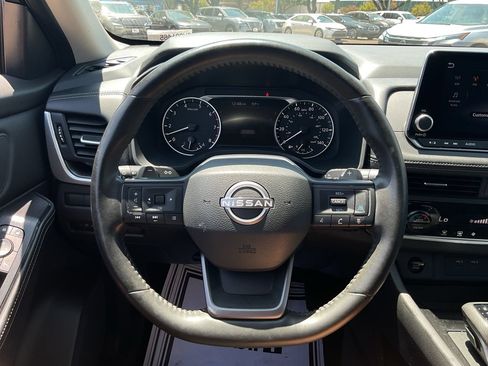 Certified 2026 Nissan Rogue SV AWD/4WD image 31