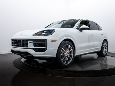 New 2026 Porsche Cayenne S image 1