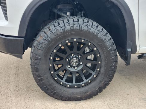 Used 2024 Chevrolet Silverado 1500 LT Trail Boss AWD/4WD image 11