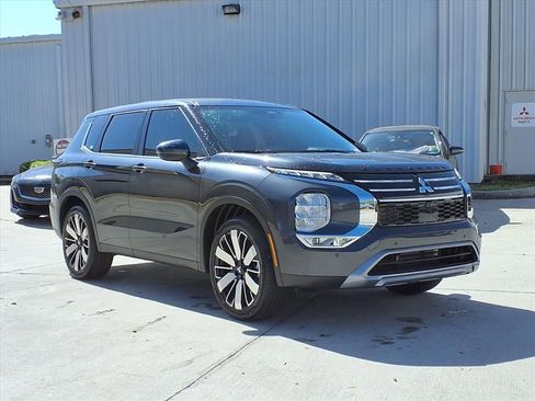 Used 2026 Mitsubishi Outlander SE FWD image 5