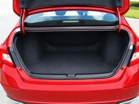 Used 2019 Honda Accord LX image 12