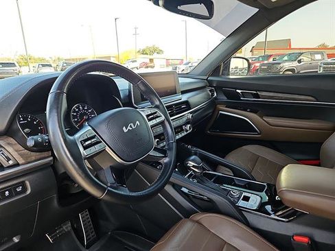 Used 2022 Kia Telluride SX w/ SX Prestige Package image 12