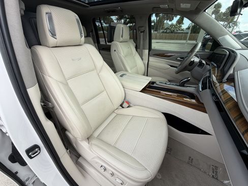 Used 2021 Cadillac Escalade ESV Premium Luxury Platinum RWD image 15