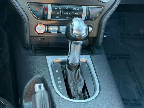 Used 2022 Ford Mustang Premium RWD image 17