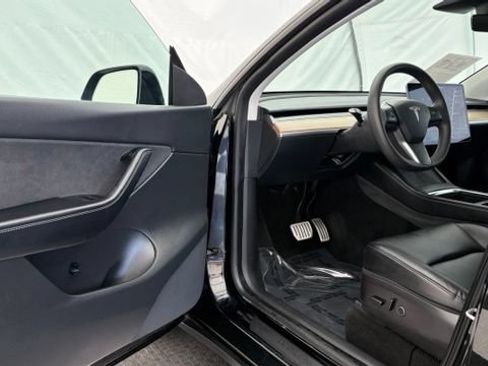 Used 2022 Tesla Model Y Performance AWD/4WD image 31