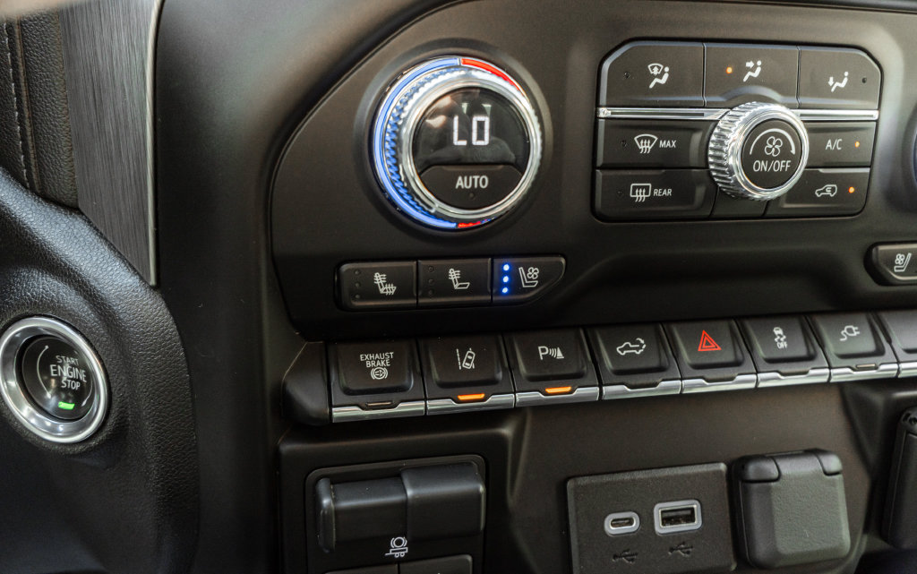 Used 2023 GMC Sierra 3500 Denali AWD/4WD image 22