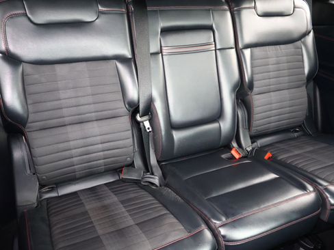 Used 2025 Ford Explorer ST-Line RWD image 21