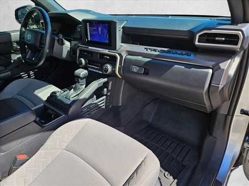 Used 2025 Toyota Tacoma SR5 AWD/4WD image 20