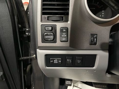 Used 2012 Toyota Tundra 4x4 Double Cab w/ Tow Pkg image 31