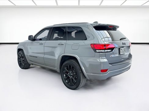 Used 2019 Jeep Grand Cherokee Altitude RWD image 6