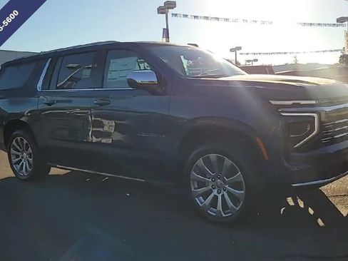 New 2026 Chevrolet Suburban Premier image 3