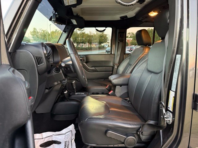 Used 2017 Jeep Wrangler Unlimited Sahara AWD/4WD image 14