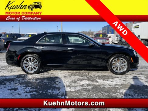 Used 2019 Chrysler 300 Limited image 1