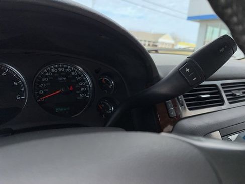 Used 2011 GMC Yukon XL 2500 SLT w/ SLT-2 Equipment Package image 44