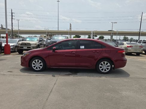 Used 2026 Toyota Corolla LE FWD image 3
