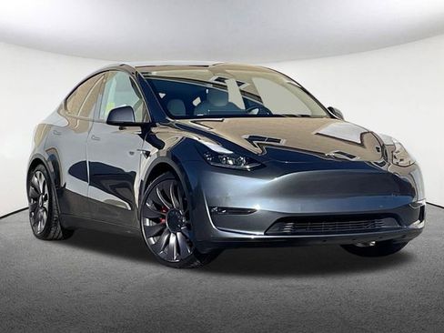 Used 2023 Tesla Model Y Performance image 2