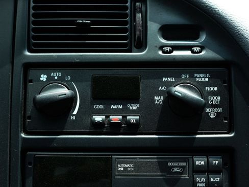 Used 1994 Ford Thunderbird Super RWD image 27