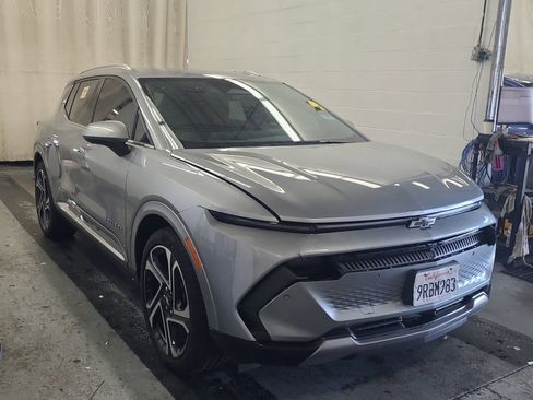 Used 2024 Chevrolet Equinox EV LT w/ Active Safety Package 3 image 4