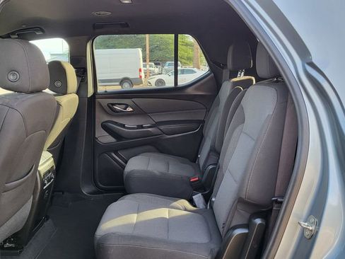 Used 2023 Chevrolet Traverse LT image 23
