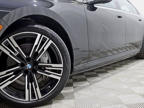 Used 2023 BMW i7 xDrive60 w/ Executive Package 2 image 6