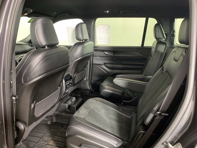 Used 2025 Jeep Grand Cherokee L Laredo AWD/4WD image 6