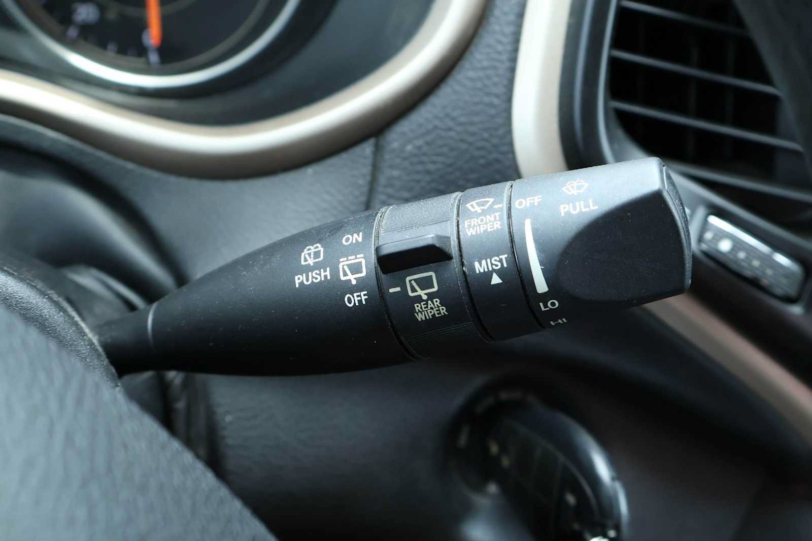 Used 2017 Jeep Cherokee Sport FWD image 29