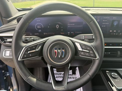 Used 2025 Buick Enclave Preferred w/ LPO, All-Weather Package image 31