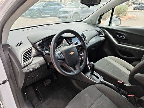 Used 2022 Chevrolet Trax LS w/ Tint and Cruise Package FWD image 25