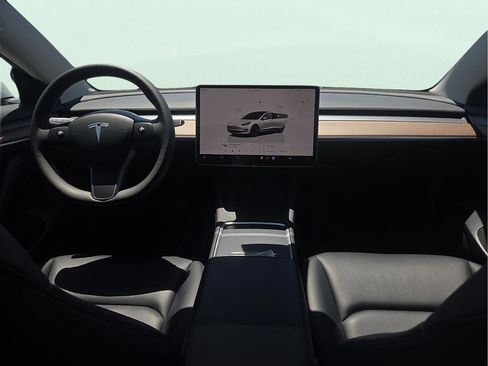 Used 2023 Tesla Model 3 Standard Range RWD image 9