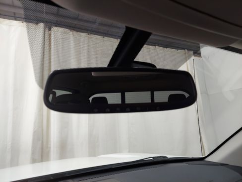 Used 2018 Nissan Titan SV image 13