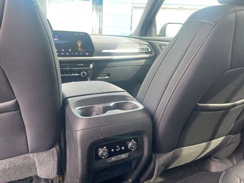 Certified 2025 Chevrolet Traverse LT image 18