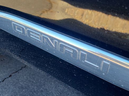 Certified 2017 GMC Acadia Denali w/ Technology Package image 8