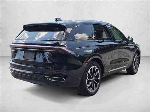Used 2024 Lincoln Nautilus Reserve w/ Equipment Group 202A AWD/4WD image 5