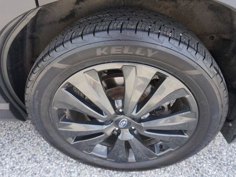 Used 2022 Subaru Ascent Onyx Edition AWD/4WD image 9