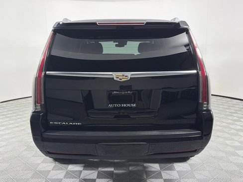 Used 2018 Cadillac Escalade Luxury AWD/4WD image 6