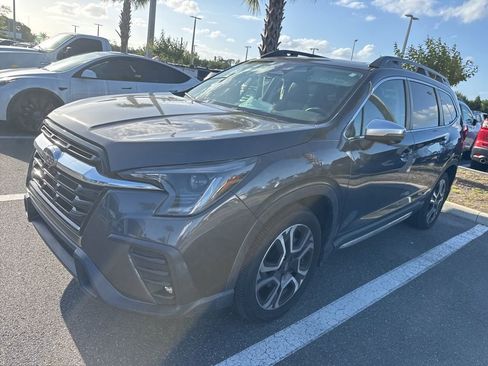 Used 2023 Subaru Ascent Limited w/ Technology Package image 1