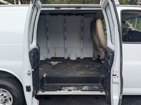 Used 2021 Chevrolet Express 2500 w/ Driver Convenience Package image 22