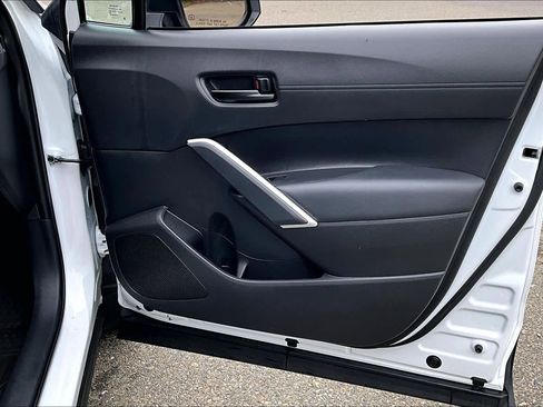 Certified 2024 Toyota Corolla Cross SE image 22