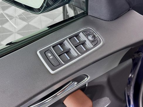 Used 2019 Jaguar F-PACE S image 21