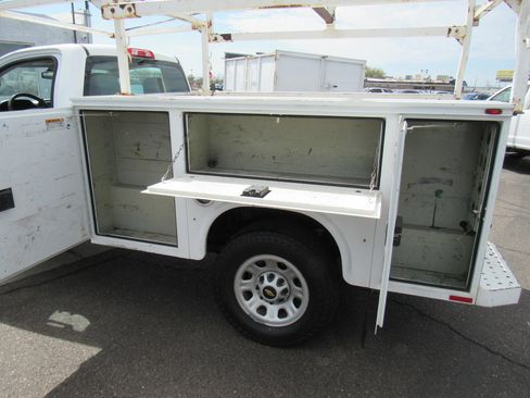 Used 2018 Chevrolet Silverado 3500 W/T AWD/4WD image 13