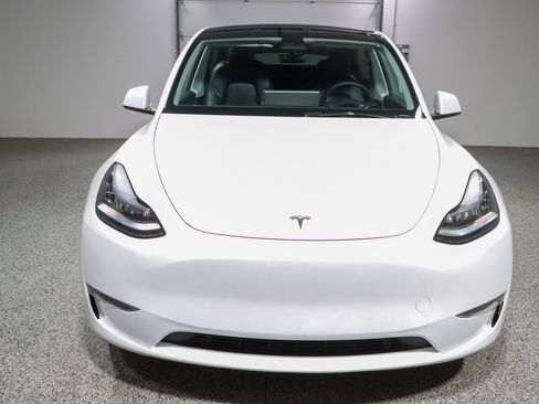 Used 2023 Tesla Model Y Long Range image 4