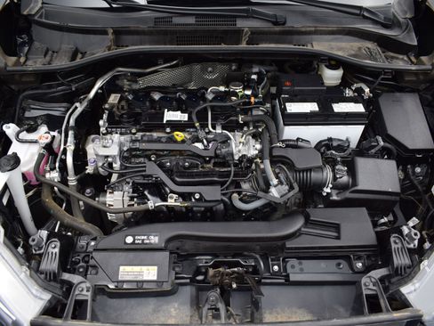 Used 2023 Toyota Corolla Cross LE image 9