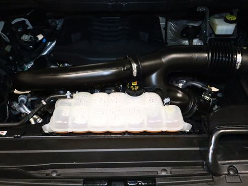 Used 2023 Ford F150 XLT w/ Equipment Group 302A High image 9