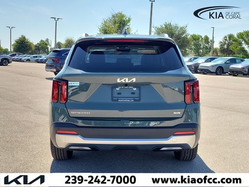 Certified 2026 Kia Sorento EX FWD image 5