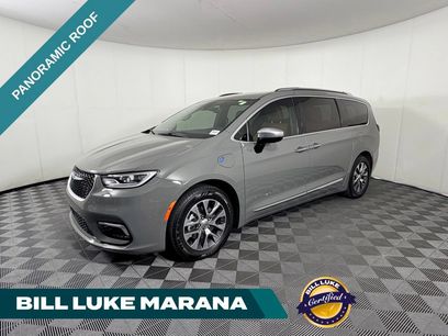 Used 2023 Chrysler Pacifica Pinnacle