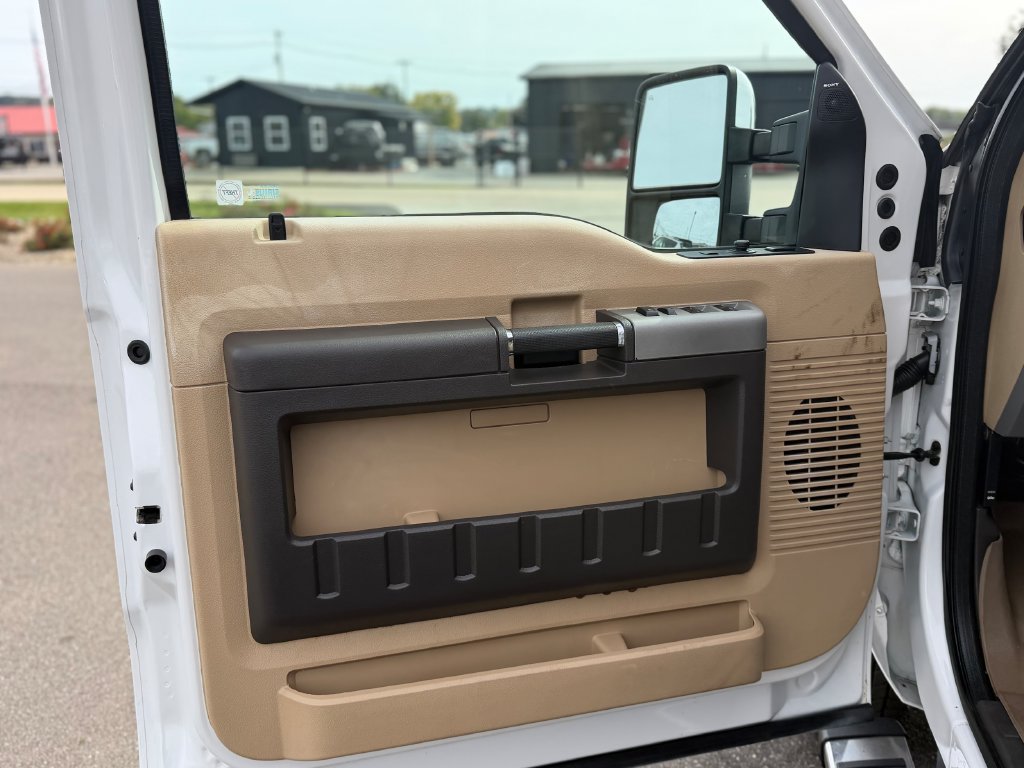 Used 2015 Ford F350 Lariat w/ Lariat Ultimate Package AWD/4WD image 8