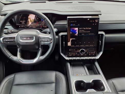 Used 2024 GMC Acadia Elevation w/ Luxury Package FWD image 13