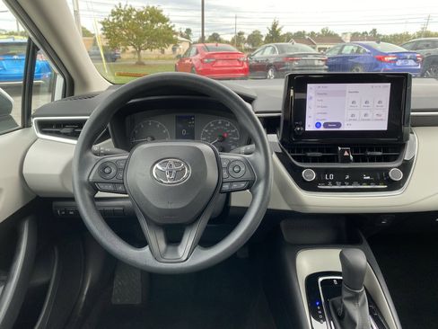 Used 2023 Toyota Corolla LE image 11