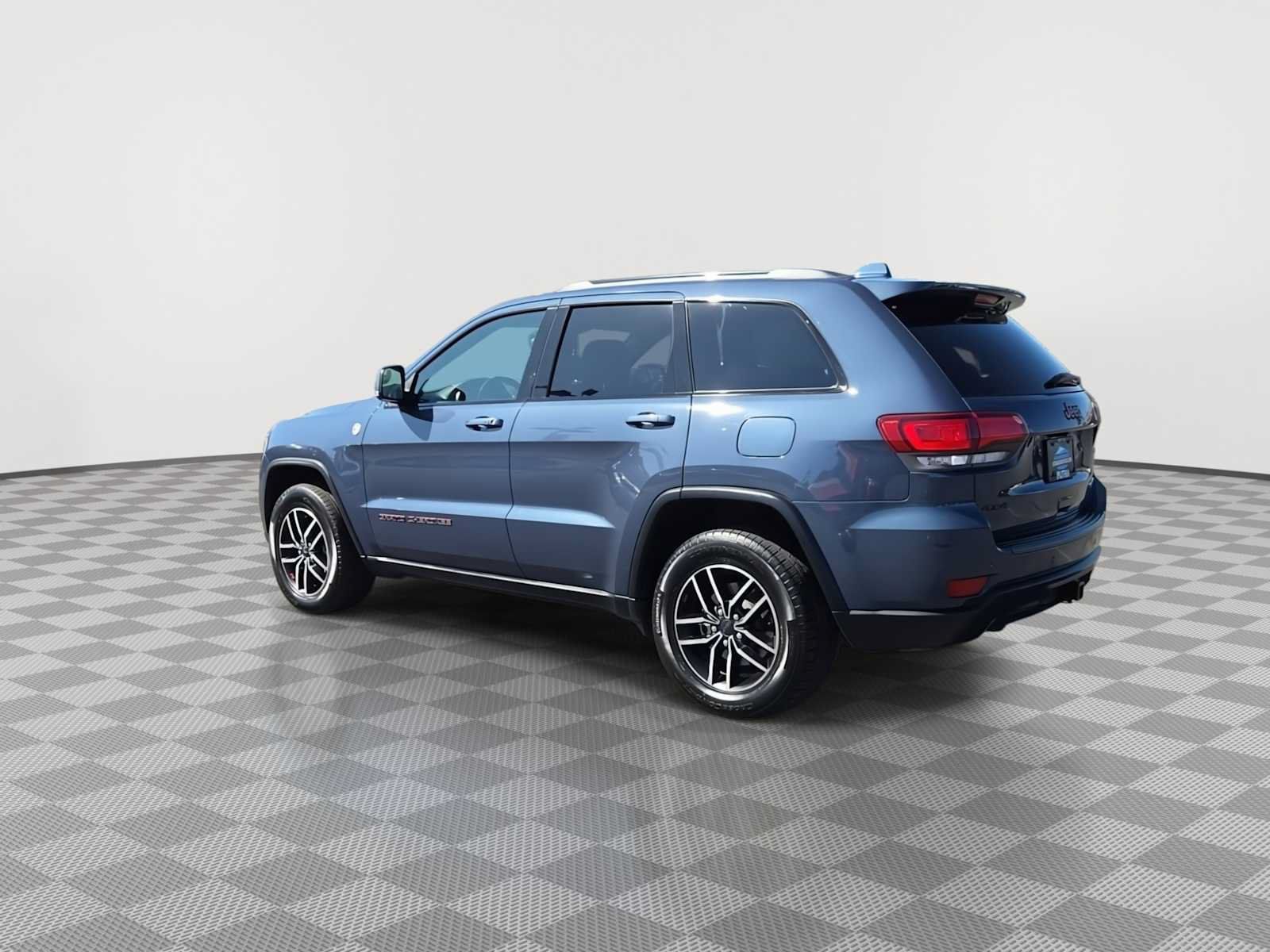 Used 2019 Jeep Grand Cherokee Trailhawk w/ Trailhawk Luxury Group AWD/4WD image 6